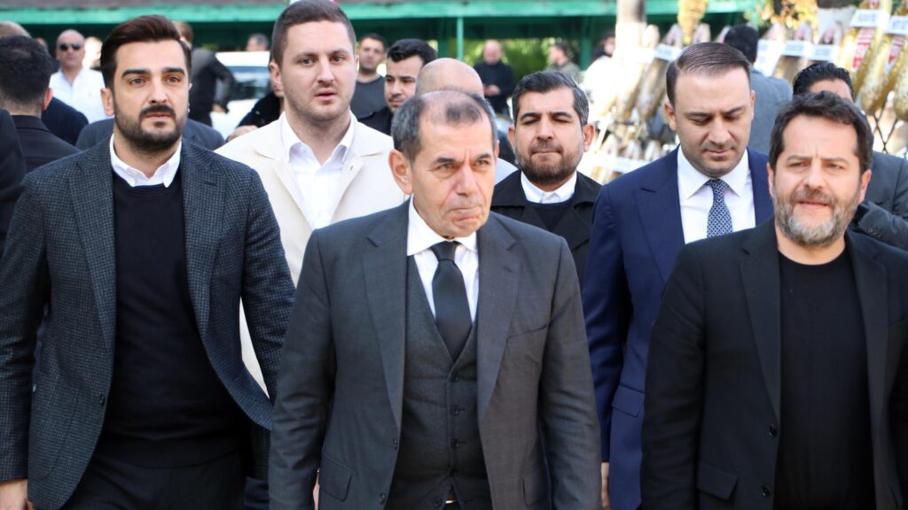 Galatasaray Başkanı Dursun Özbek’ten transfer açıklaması