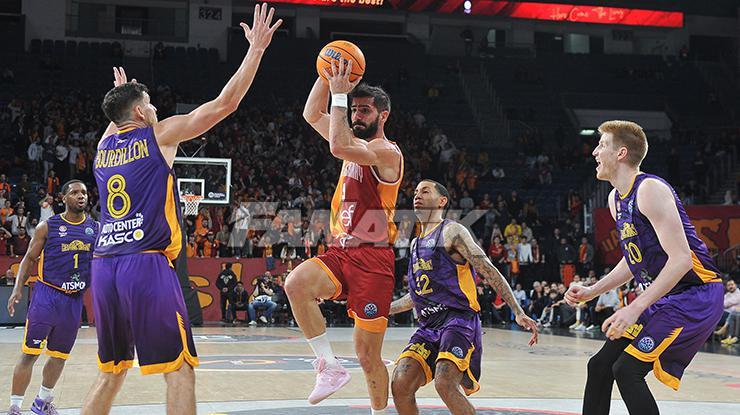 Galatasaray Nef, grup liderliğini kaptı!