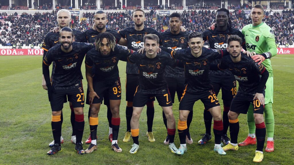 Galatasaray’da iki isim cezalı duruma düştü