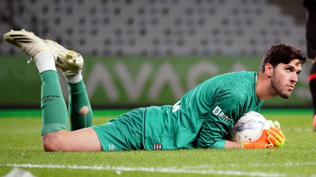 Galatasaray’dan kiralık olarak Fatih Karagümrük’e transfer olan Batuhan Şen, sosyal medyayı salladı