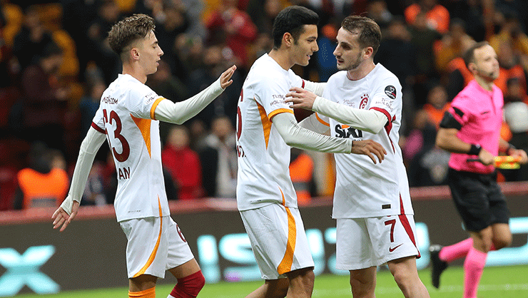 Galatasaray’ın genç yıldızı için şoke eden teklif! Komşu genç yıldızı alıyor
