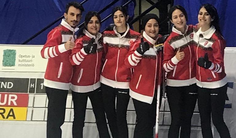 Genç curlingciler çeyrek finalde