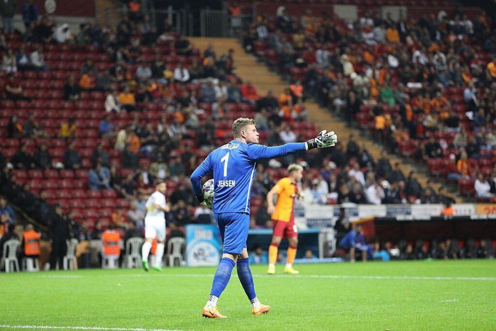 İstanbulspor’un kalecisi David Jensen, Danimarka basınına Türkiye’yi anlattı