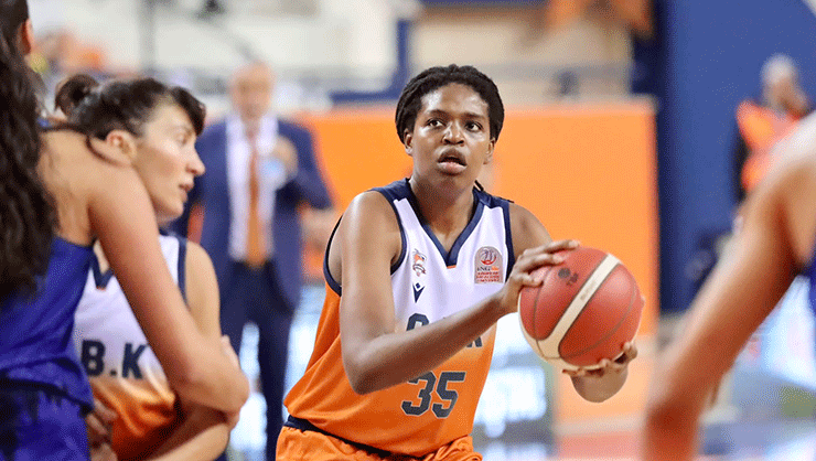 Lider Çukurova farklı kazandı