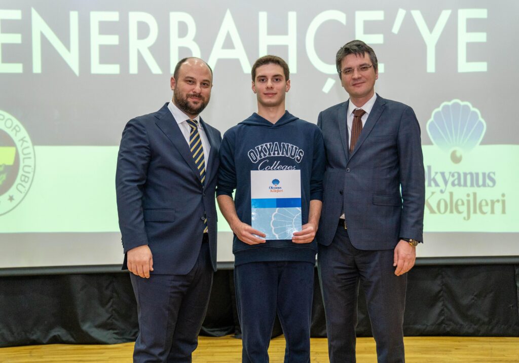 Okyanus Koleji’nin 16 yaşındaki yüzücüsü Bera Sarıkaya, Fenerbahçe’de