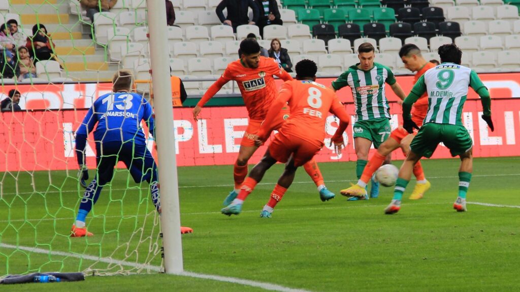 ÖZET| Konyaspor – Alanyaspor: 2-2 maç sonucu