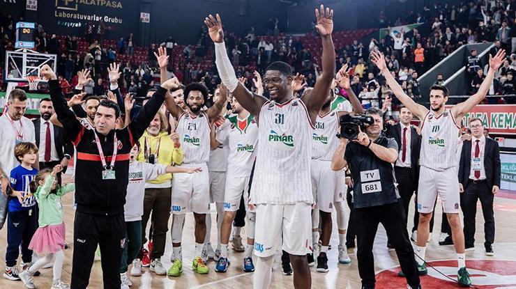 Pınar Karşıyaka, durdurulamıyor