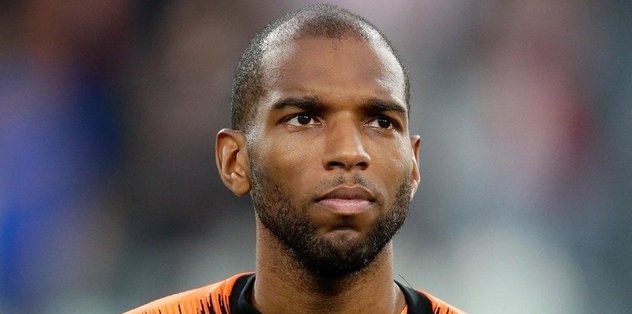 Ryan Babel’den Trabzonspor-Fenerbahçe derbisinin hakemi Halil Umut Meler’e flaş eleştiri!