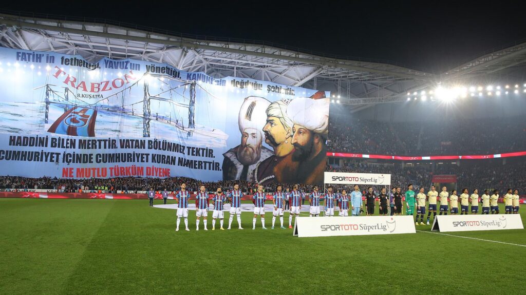 Trabzonspor – Fenerbahçe maçında görsel şölen!