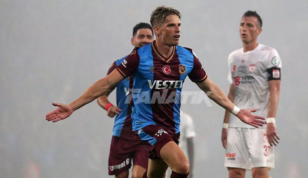 Trabzonsporlu Larsen’den transfer cevabı