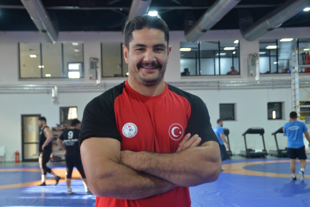 Türk güreşinin gururu Taha Akgül, dünyanın en iyi güreşçisi seçildi