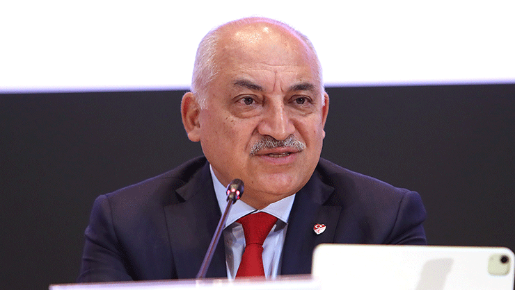 Türkiye’den 2 yeni isim FIFA hakemleri listesine girdi! Büyükekşi açıkladı