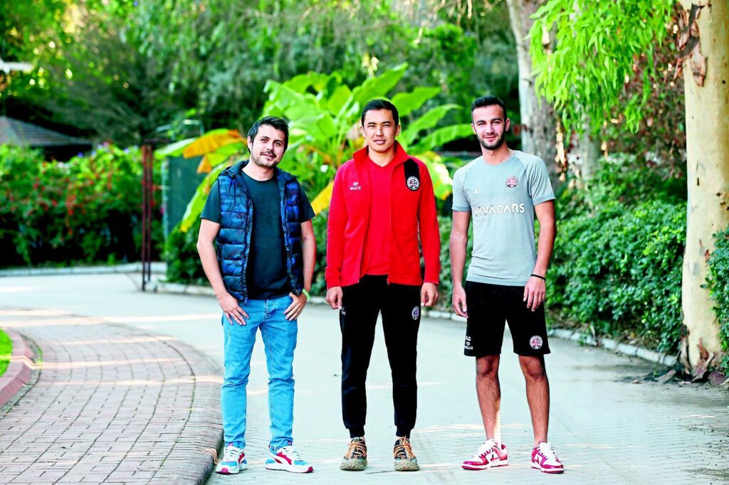 Ülkesinde kahraman, Türkiye’de savaşçı!