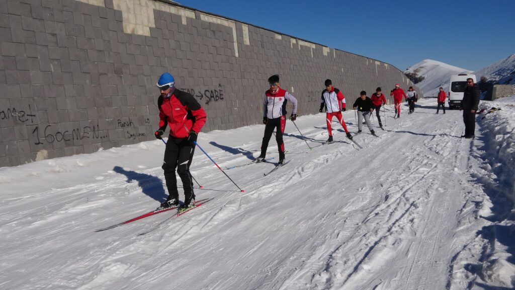 2 bin 948 rakımlı Nemrut zirvesinde şampiyonaya hazırlık