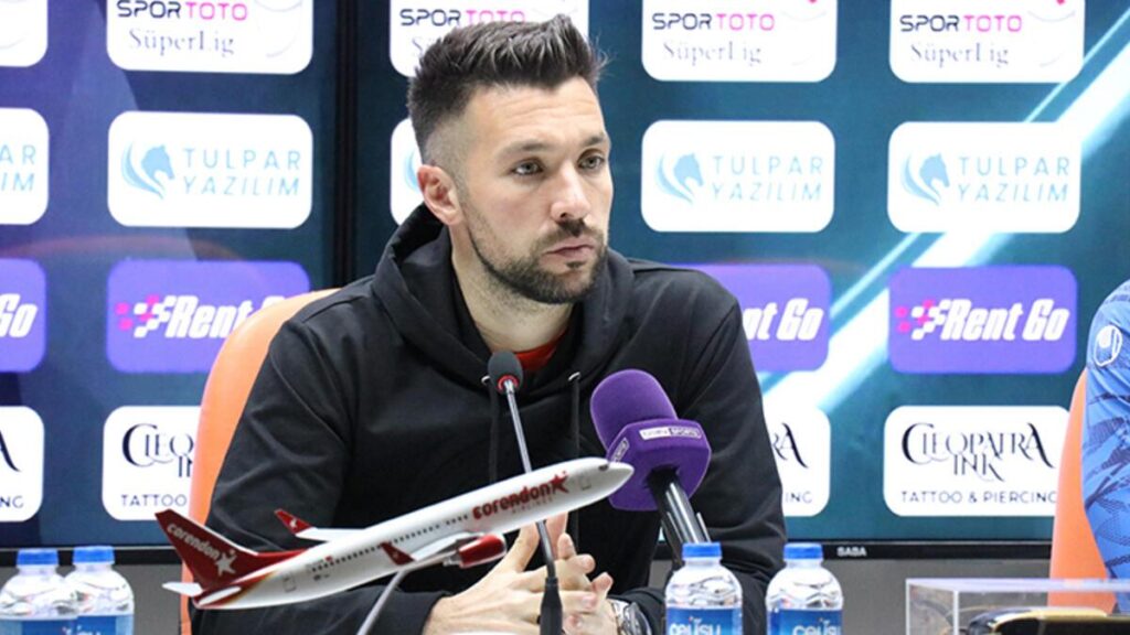 Alanyaspor’da Francesco Farioli’den istifa sorusuna cevap