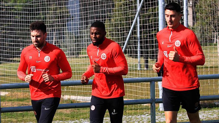 Antalyaspor, Galatasaray maçı hazırlıklarına başladı