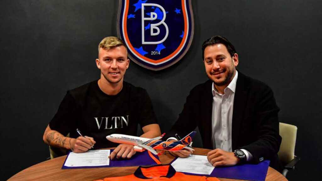 Başakşehir bir transferi daha açıkladı