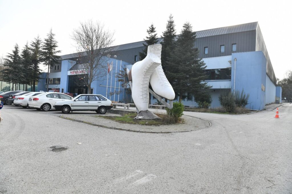 Belpa Buz Pateni Tesisi’nde çalışmalar başladı