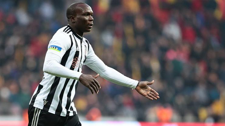 Beşiktaş’ın yeni transferi Aboubakar konuşuyor | CANLI