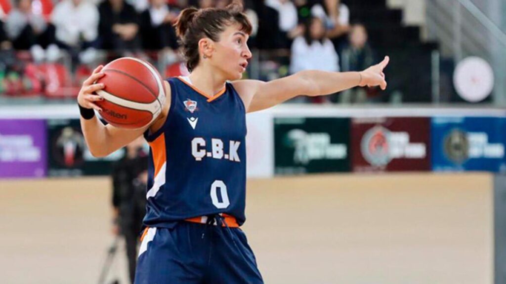 Çukurova Basketbol, zirvede mutlu!