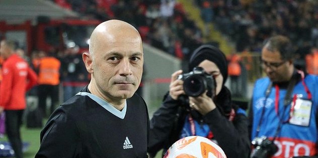 Eski hakem Cüneyt Çakır Antalya’da panelde konuştu! “Saygı göstermeliyiz”