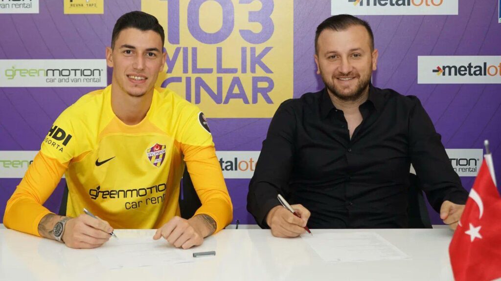 Eyüspspor Berke Özer’i kadrosuna kattı! Ümraniyespor’a kiralandı