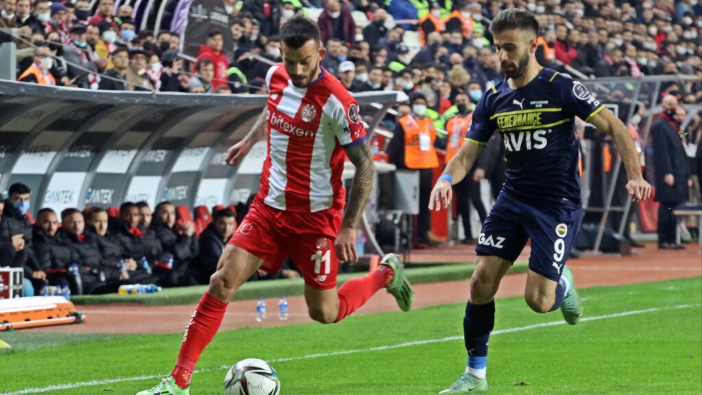 Fenerbahçe, Antalyaspor deplasmanında