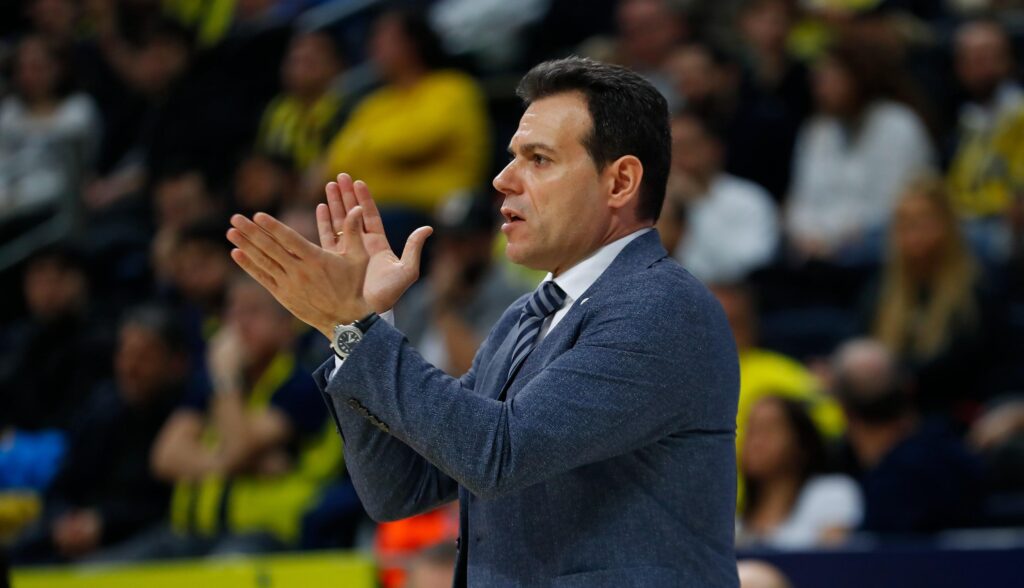 Fenerbahçe Beko başantrenörü Dimitris Itoudis: “Kısıtlamalar zayıflar için konmuş oluyor”