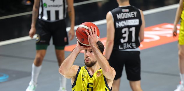 Fenerbahçe Beko’da İsmet Akpınar sakatlandı