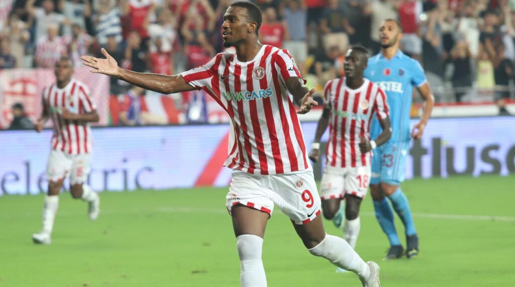 Fenerbahçe ve Galatasaray’ın gözdesi Haji Wright’ı o takım kapıyor!