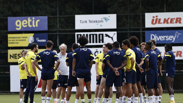 Fenerbahçe’de Jorge Jesus endişeli! Sık sık toplantı yapıyor…