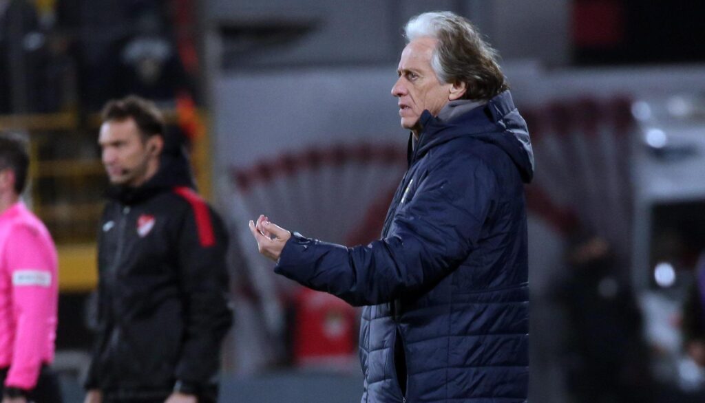 Fenerbahçe’de Jorge Jesus’tan 3 değişiklik