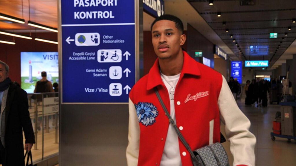 Fenerbahçe’nin yeni transferi Oosterwolde, İstanbul’da