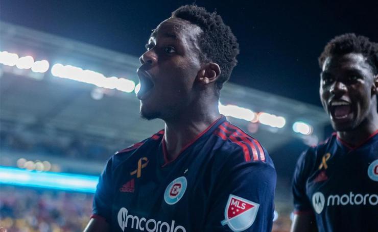 Fenerbahçe’ye kötü haber! Genç futbolcu için Aston Villa transfer oldu