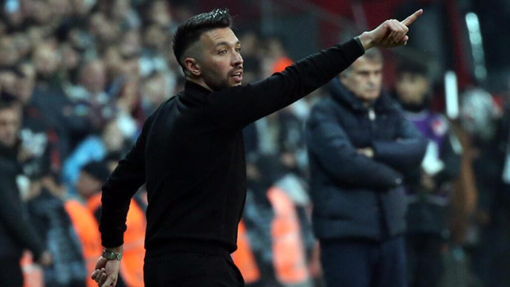 Francesco Farioli’den Cenk Tosun’a övgü