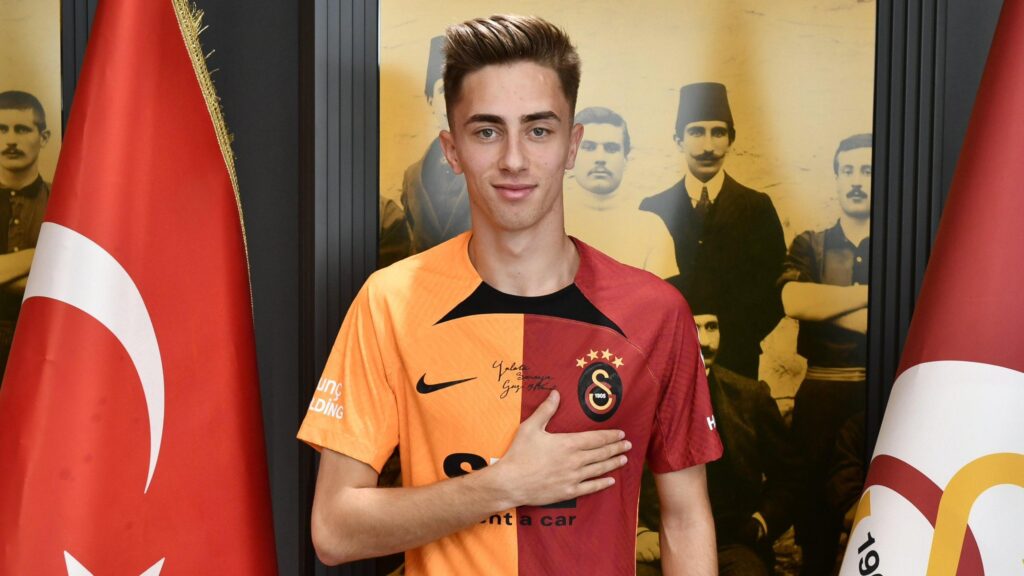 Galatasaray, Özgür Baran Aksaka’nın sözleşmesini uzattı!