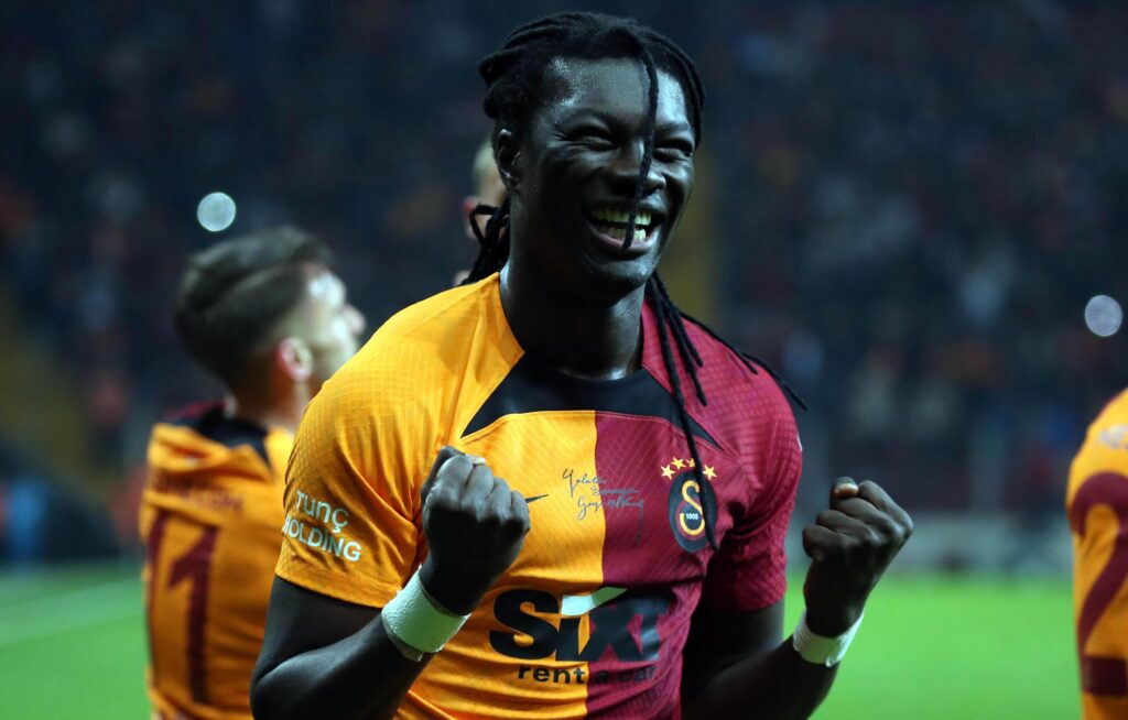 Galatasaray’da Bafetimbi Gomis gollerine devam ediyor
