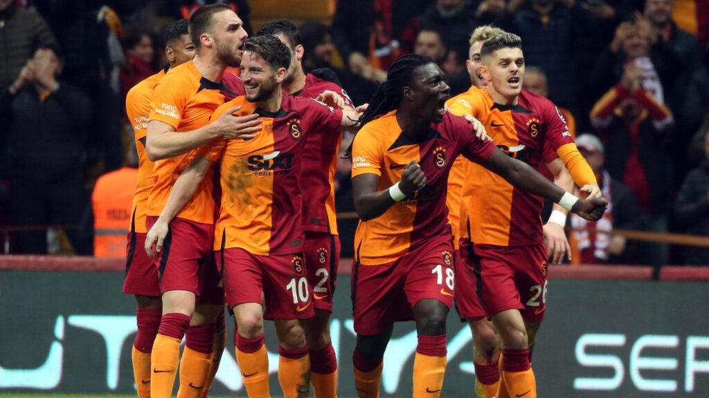 Galatasaray’da Gomis varsa sorun yok!