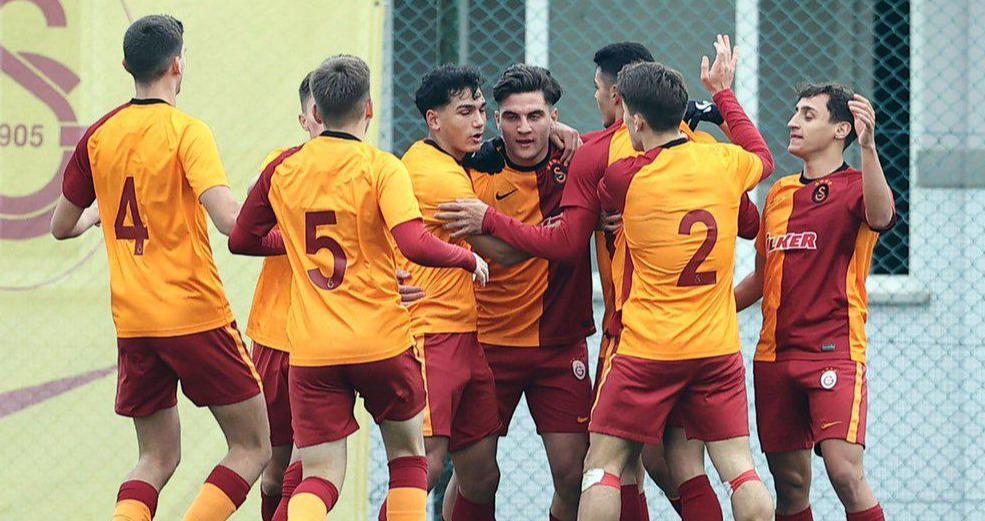 Galatasaray’dan Fenerbahçe karşısında bir galibiyet daha