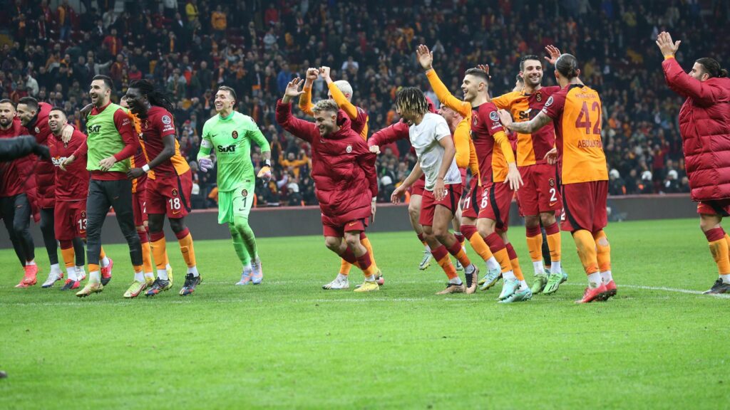 Galatasaray’ın yıldızı için yeni teklif belli oldu! Görüşmeler başlıyor