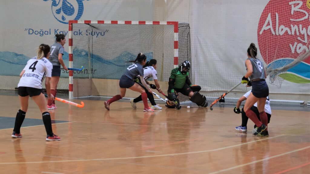 Kadınlar Salon Hokeyi Süper Lig 2. Etap maçları başladı