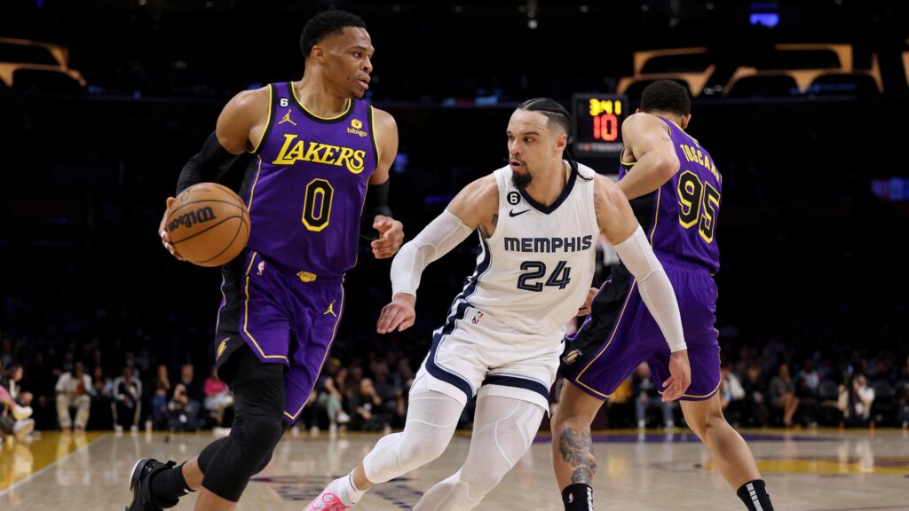 Lakers, Memphis’in 11 maçlık galibiyet serisine son verdi