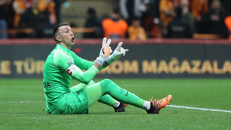 Muslera devreye girdi! Yönetim hamlesini yaptı