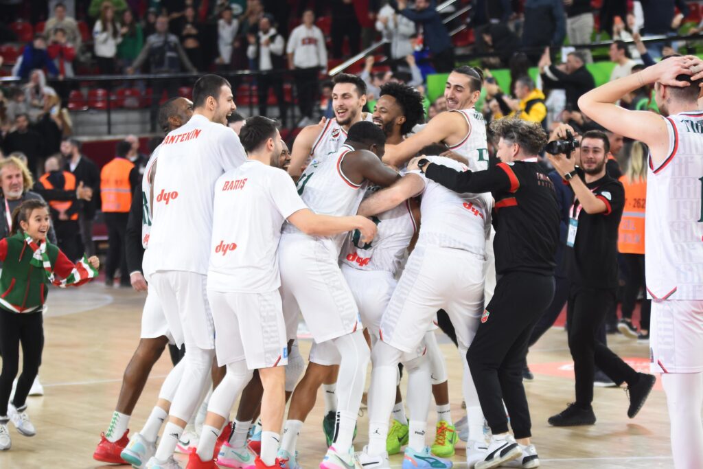 Pınar Karşıyaka – Onvo Büyükçekmece: 104-102