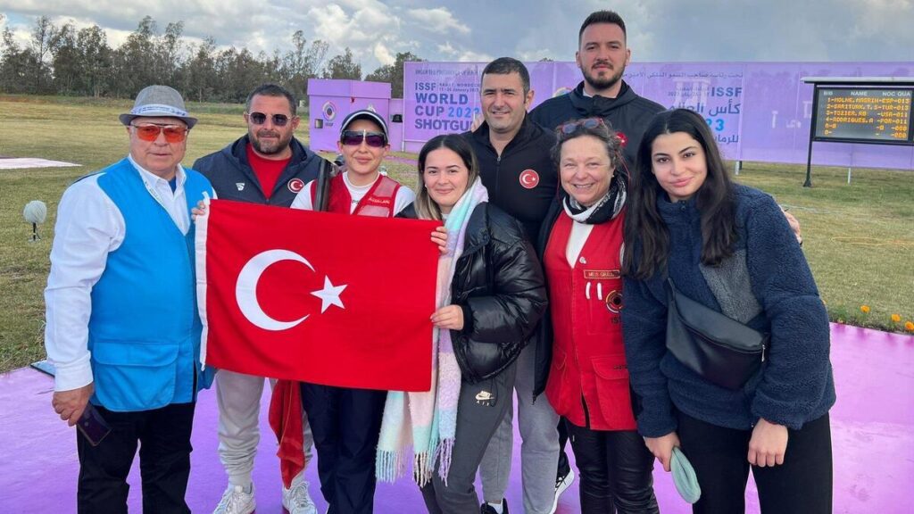 Safiye Sarıtürk’ten tarihi madalya