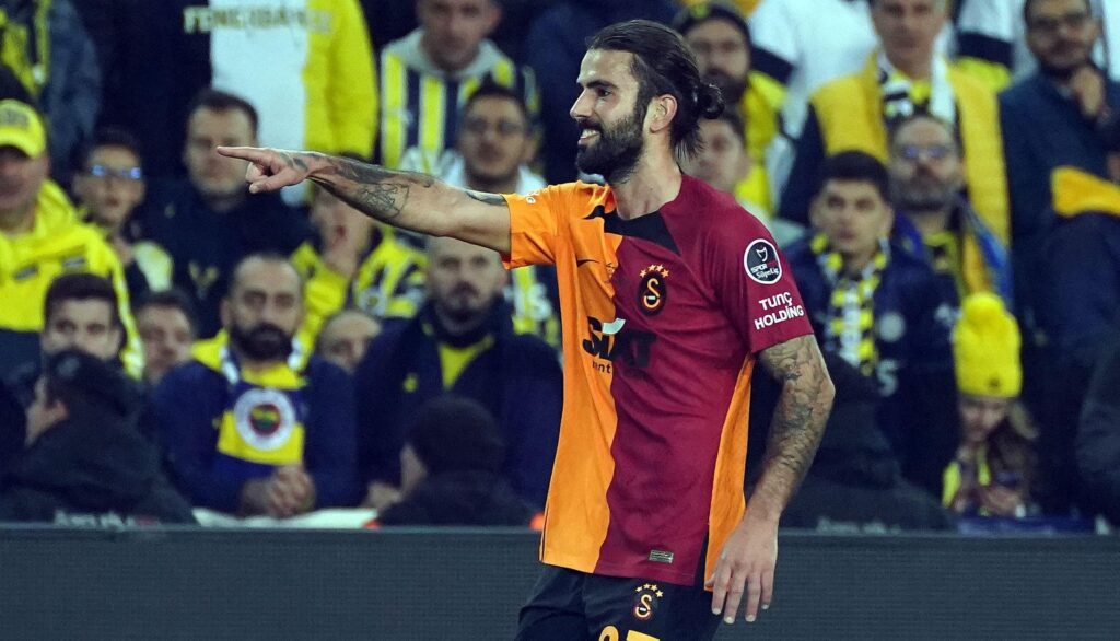 Sergio Oliveira, 2. golünü Fenerbahçe’ye attı