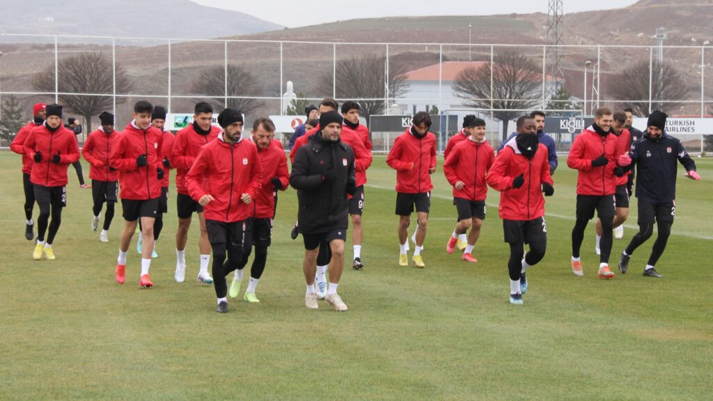 Sivasspor galibiyet için hazırlanıyor
