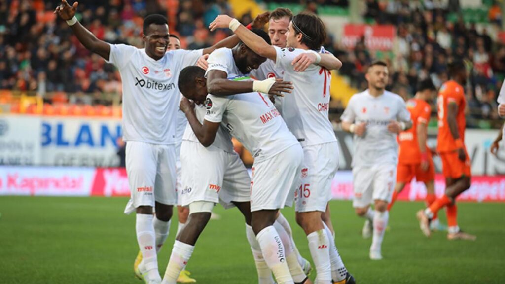 Sivasspor’da Yatabare ve Max Gradel şov!