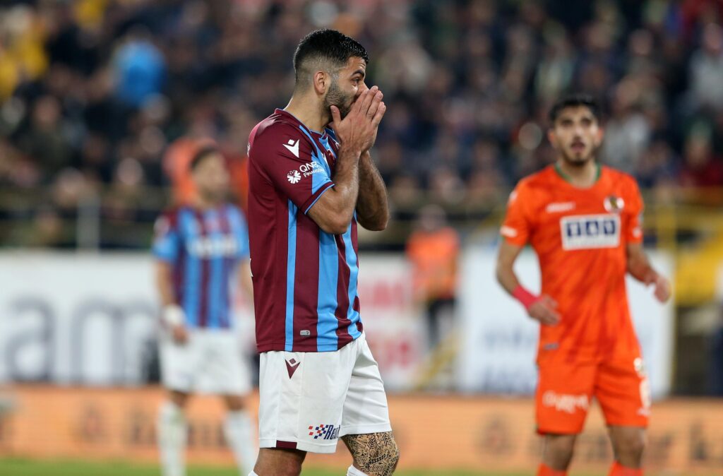 Spor yazarları Alanyaspor – Trabzonspor maçını değerlendirdi! “Radikal kararlar…”