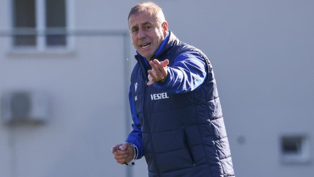 Trabzonspor’da Abdullah Avcı’dan takım toplantısı